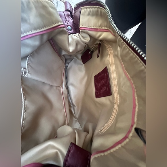 🍠Coach Ali 2 Way Convertible Hobo/ Crossbody Metallic Burgundy F13708 🍠 - Picture 9 of 10